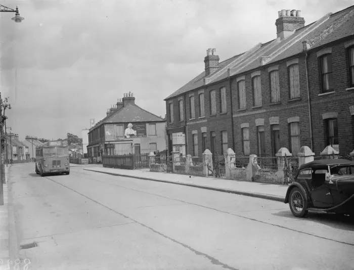 Framed Print : A condemed house on Dartford Tunnel Road in Kent. 1938 Framed Print : A condemed house on Dartford Tunnel Road in Kent. 1938