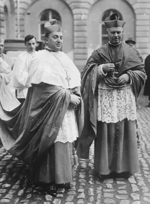 Framed Print : The consecration of MGR Van Roye, the new Belgian Archbishop, at Malines. Mgr Van Roye Framed Print : The consecration of MGR Van Roye, the new Belgian Archbishop, at Malines. Mgr Van Roye