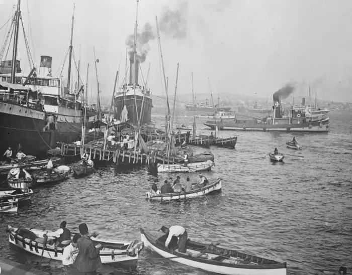 Framed Print : Constantinople in Turkey Shipping in the docks 21 November 1922
