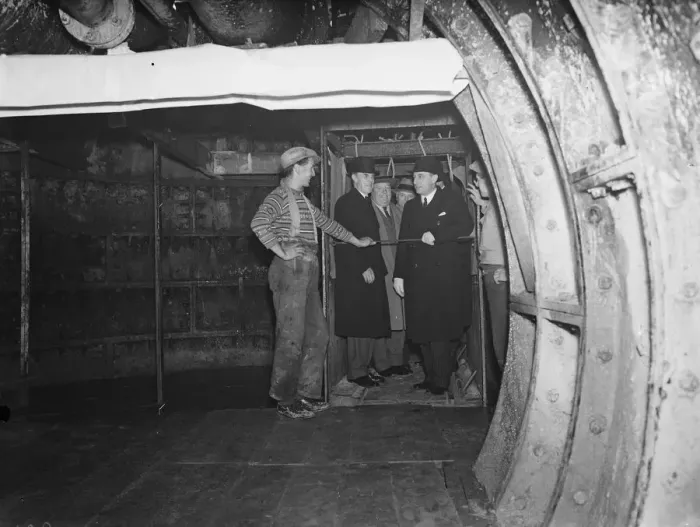 Framed Print : The construction of the Dartford Tunnel, where recently a pilot tunnel was completed