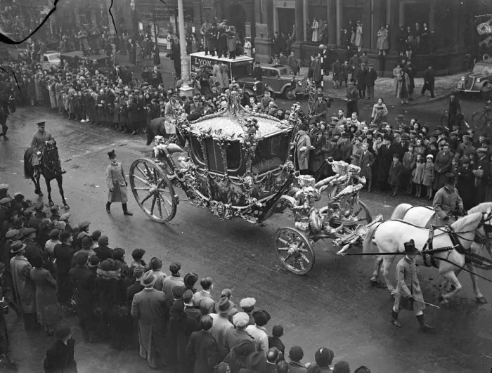 Framed Print : The Coronation carriage Framed Print : The Coronation carriage