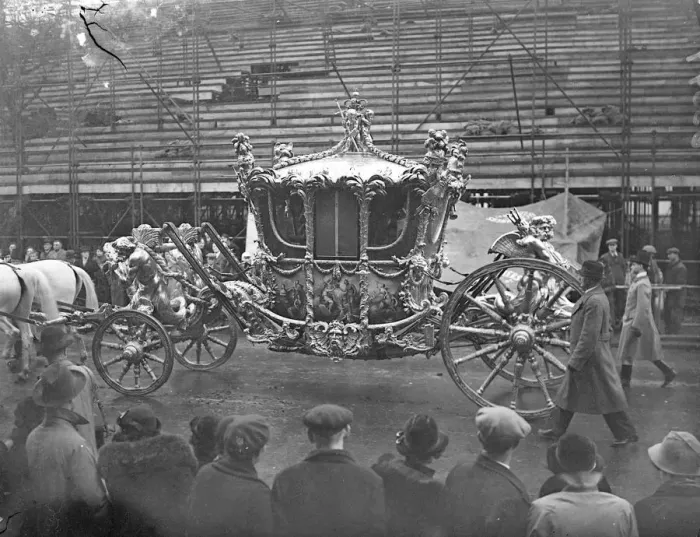 Framed Print : The Coronation carriage Framed Print : The Coronation carriage