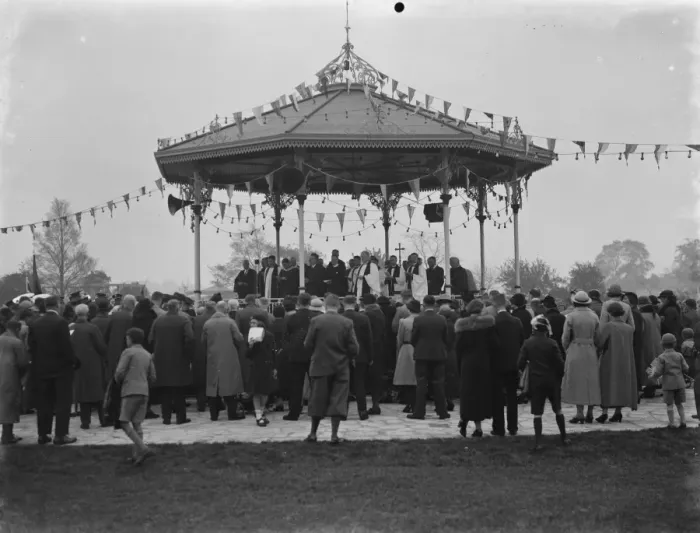 Framed Print : Coronation festivities at Dartford. 15 May 1937 Framed Print : Coronation festivities at Dartford. 15 May 1937