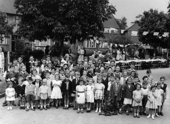 Framed Print : Coronation street party in Norfolk Crescent, Sidcup, Kent June 1953 Framed Print : Coronation street party in Norfolk Crescent, Sidcup, Kent June 1953
