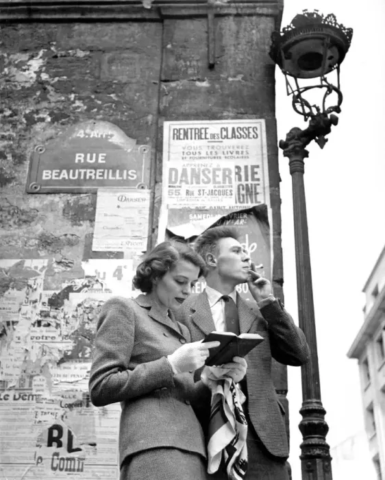 Framed Print : Couple take walk along Seine