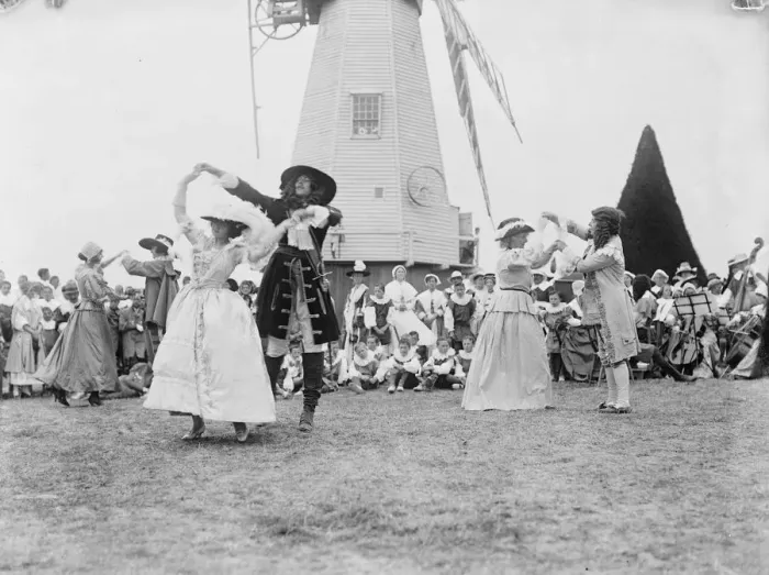 Framed Print : Couples dancing at the St Swithuns Fair at Chailey, East Sussex