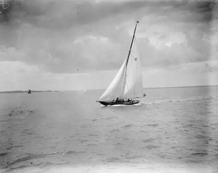 Framed Print : Cowes Regatta, Isle of Wight. Mr E Lasts Noreen. ( outter ). 1 August 1922 Framed Print : Cowes Regatta, Isle of Wight. Mr E Lasts Noreen. ( outter ). 1 August 1922