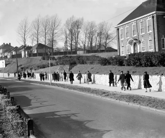 Framed Print : Crofton Road, Orpington. 11 February 1939 Framed Print : Crofton Road, Orpington. 11 February 1939
