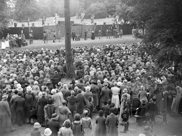 Framed Print : Crowds gather to watch the Farningham Pagent Play. 1934 Framed Print : Crowds gather to watch the Farningham Pagent Play. 1934