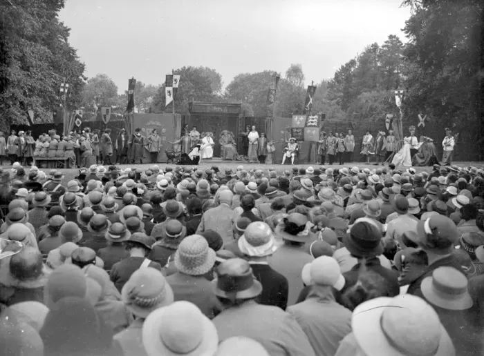Framed Print : Crowds gather to watch the Farningham Pagent Play. 1934 Framed Print : Crowds gather to watch the Farningham Pagent Play. 1934