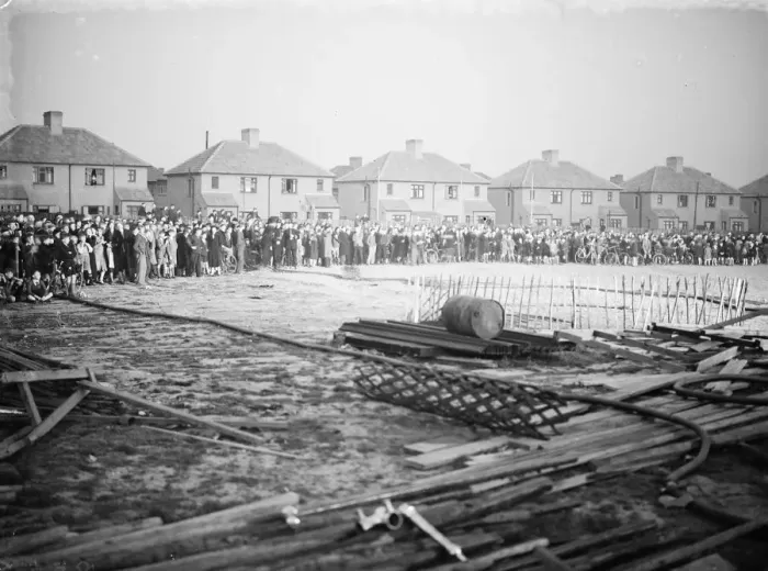 Framed Print : Crowds turn out to watch the timber fire at Welling in Kent. 1938 Framed Print : Crowds turn out to watch the timber fire at Welling in Kent. 1938