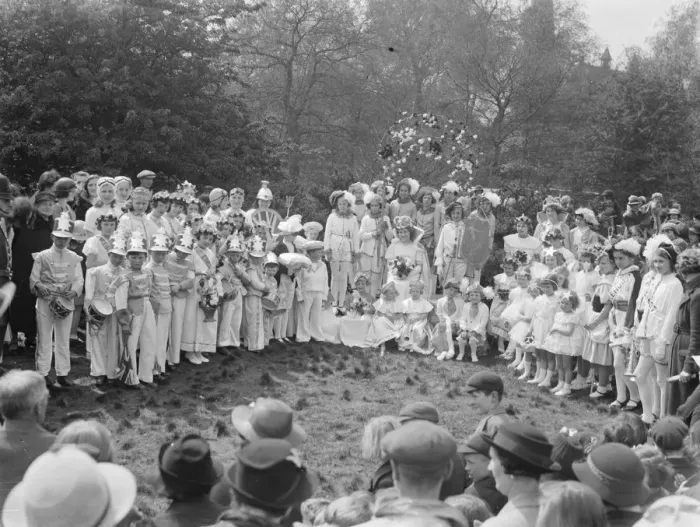 Framed Print : The crowning of Chislehursts May Queen. 1937 Framed Print : The crowning of Chislehursts May Queen. 1937