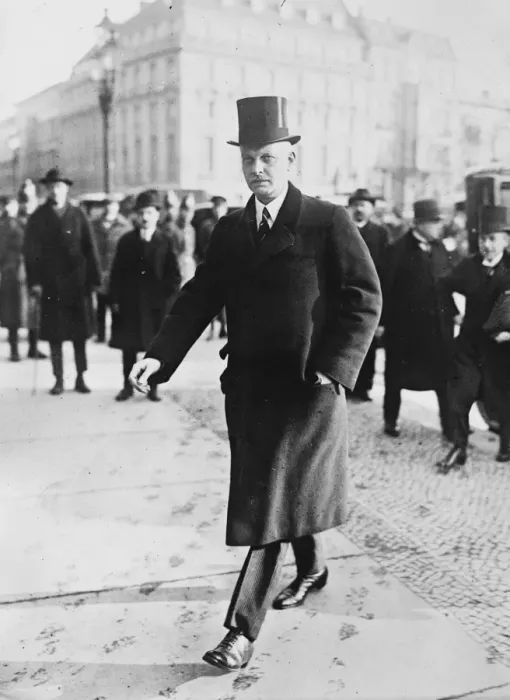 Framed Print : Her Cuno Resigns Dr Cuno the German Chancellor who has resigned his office 13