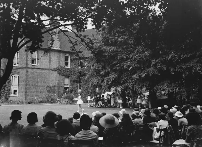 Framed Print : Dancing display at The Dene in Dartford, Kent. 1939