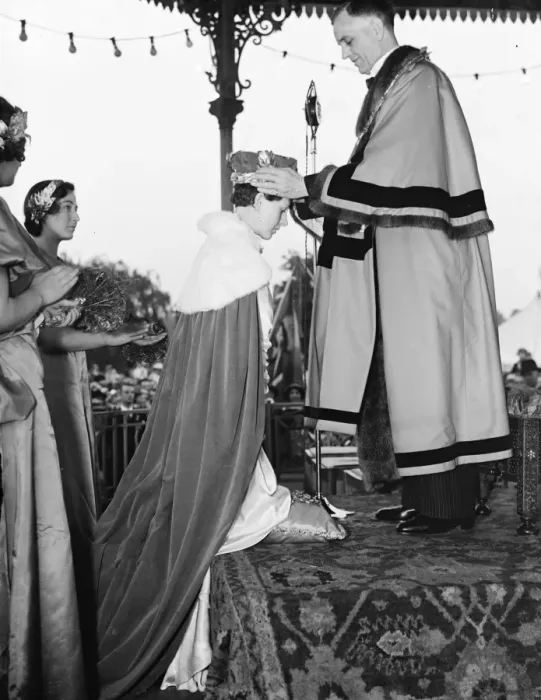 Framed Print : The Dartford Carnival. The carnival queen being crowned. 1936 Framed Print : The Dartford Carnival. The carnival queen being crowned. 1936