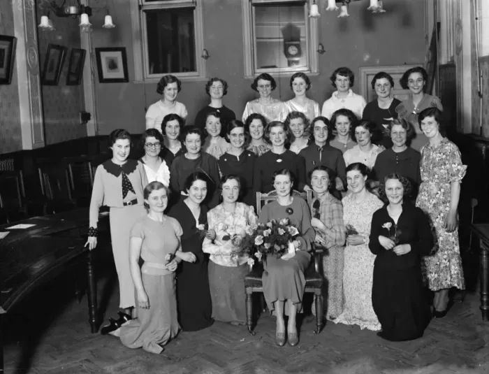 Framed Print : The Dartford Carnival Queen with her attendees. 1936 Framed Print : The Dartford Carnival Queen with her attendees. 1936