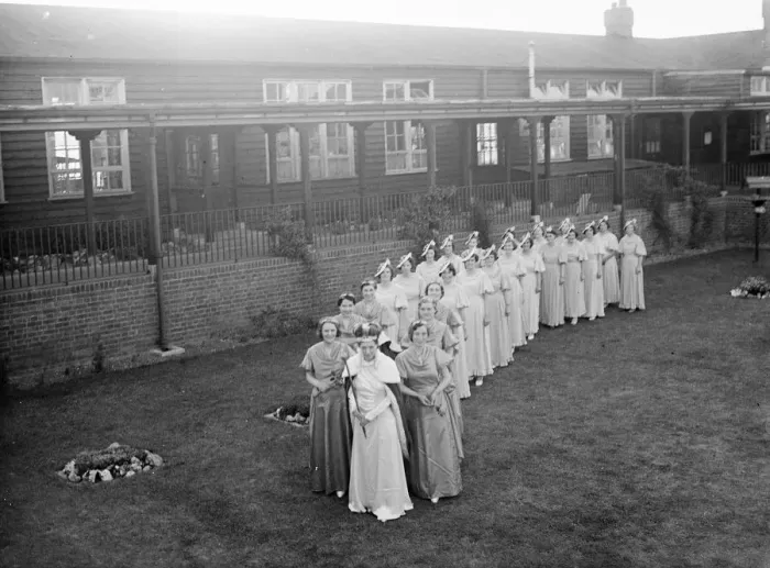 Framed Print : The Dartford Carnival Queen with her attendees. 1936 Framed Print : The Dartford Carnival Queen with her attendees. 1936