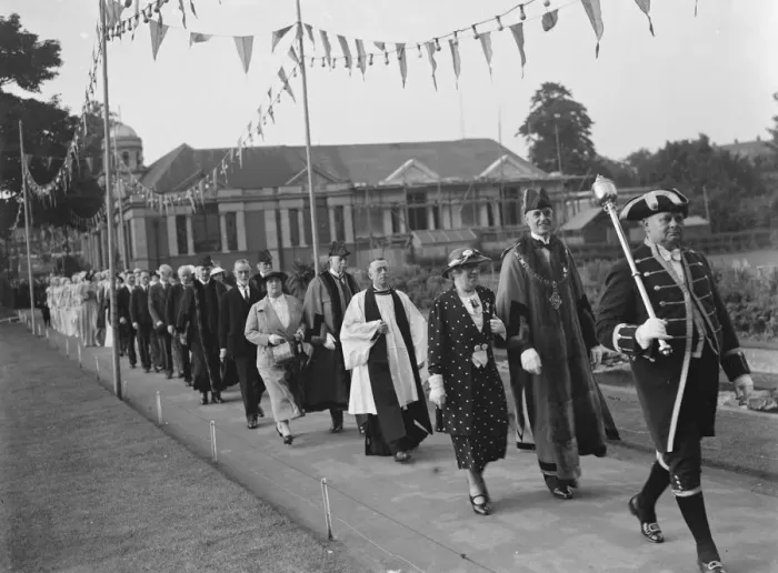 Framed Print : The Dartford Carnival Queen and her attendees at the her coronation. 1937 Framed Print : The Dartford Carnival Queen and her attendees at the her coronation. 1937