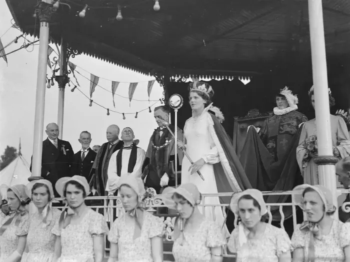 Framed Print : The Dartford Carnival Queen in the band stand giving a speech at her coronation