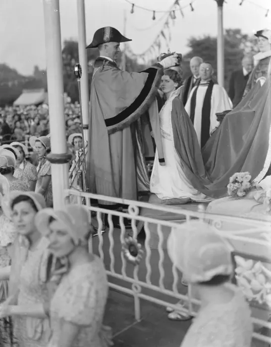 Framed Print : The Dartford Carnival Queen at her coronation on the band stand. 1937 Framed Print : The Dartford Carnival Queen at her coronation on the band stand. 1937