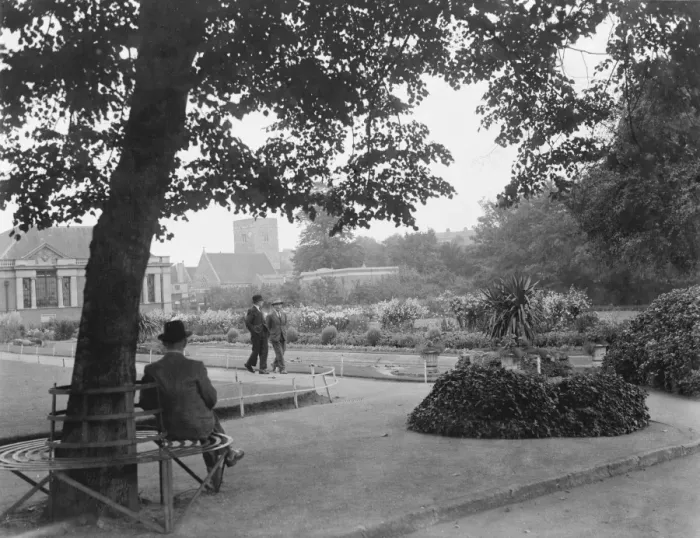 Framed Print : Dartford central park in Kent. 1938 Framed Print : Dartford central park in Kent. 1938