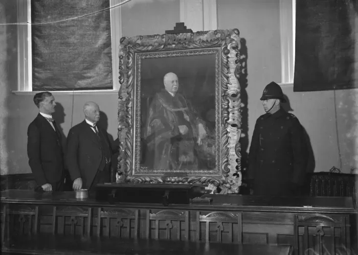 Framed Print : Dartford Mayor Golden Wedding, portrait. 1935 Framed Print : Dartford Mayor Golden Wedding, portrait. 1935