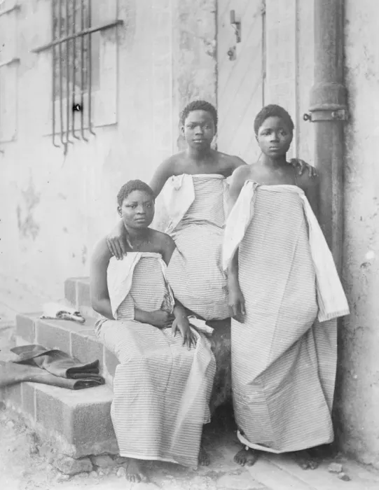Framed Print : Daughters of a Notorious King Who Are Going on Stage The three Princesses of Dahomey Framed Print : Daughters of a Notorious King Who Are Going on Stage The three Princesses of Dahomey