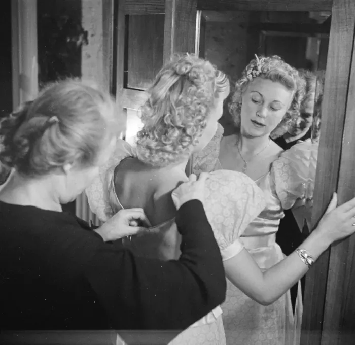Framed Print : Day in the life of a Midinette. a Parisian seamstress, salesgirl in a clothes shop Framed Print : Day in the life of a Midinette. a Parisian seamstress, salesgirl in a clothes shop