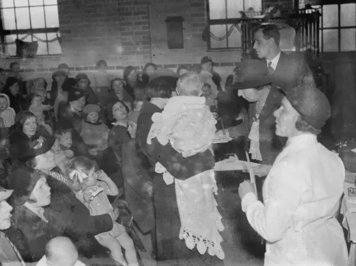 Framed Print : Days Lane infants welfare, Sidcup, Kent. 1936