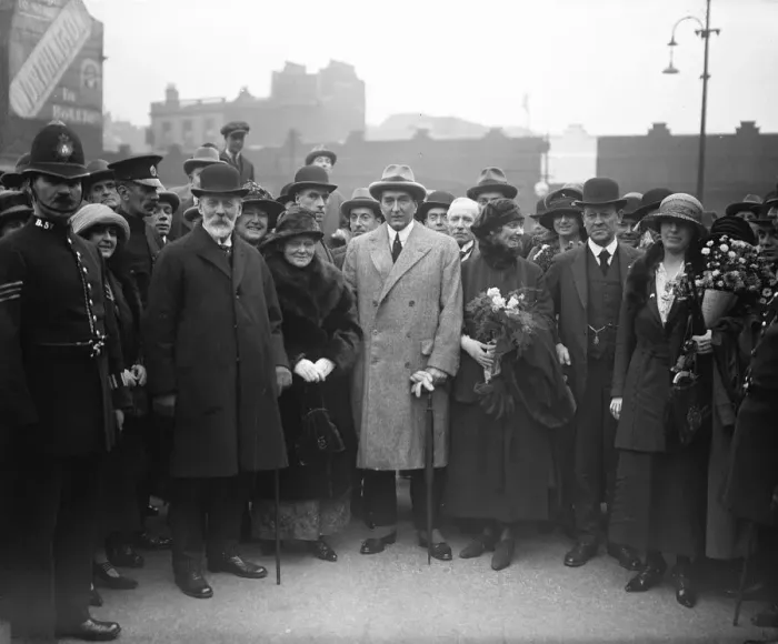 Framed Print : The delayed Premier arrives. Mrs M Bruce, Prime Minister of Australia, and Mrs Framed Print : The delayed Premier arrives. Mrs M Bruce, Prime Minister of Australia, and Mrs