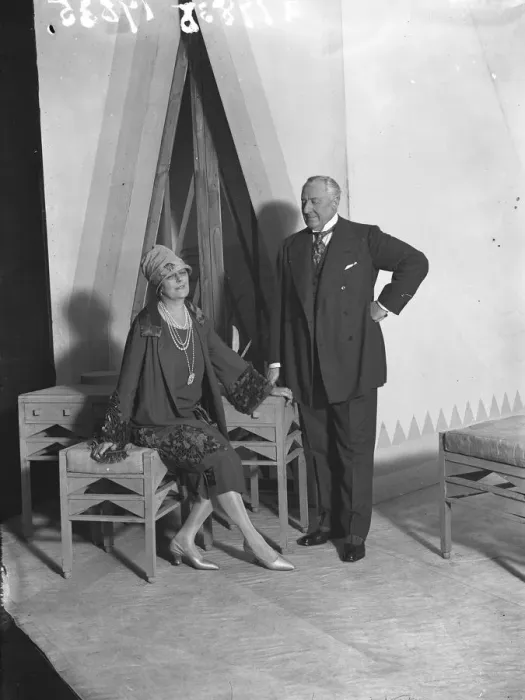 Framed Print : The Desperate Lovers at the Comedy Theatre. Mr Allen Aynesworth as Alexander Duminy Framed Print : The Desperate Lovers at the Comedy Theatre. Mr Allen Aynesworth as Alexander Duminy