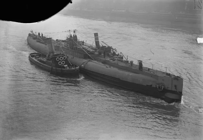 Framed Print : The Deutschland Leaves London The Deutschland, Germanys commercial Submarine Framed Print : The Deutschland Leaves London The Deutschland, Germanys commercial Submarine