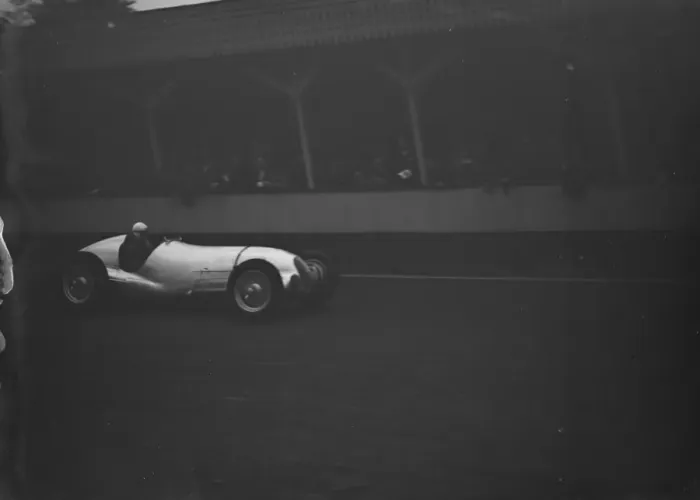 Framed Print : Dick Seaman driving at speed in his Mercedes Benz racing car, the Mercedes-Benz