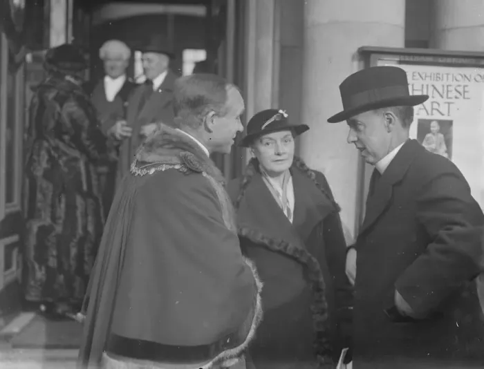Framed Print : Dignitaries in Eltham chat after the reading of the Royal Proclamation of the accession