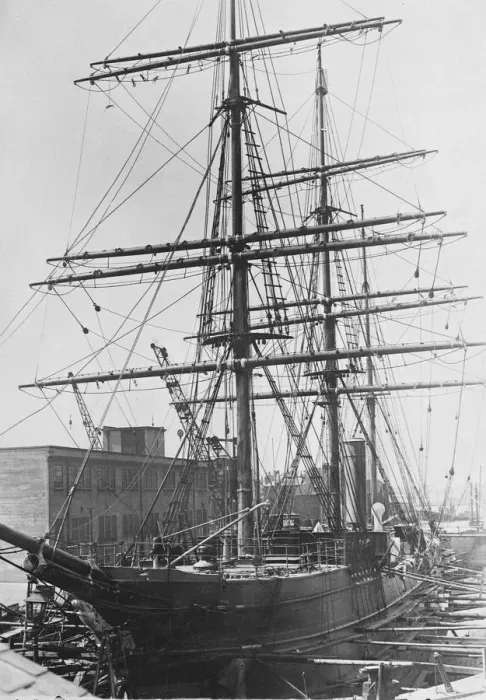 Framed Print : The Discovery in a new role. Scots famous polar ship the Discovery is Framed Print : The Discovery in a new role. Scots famous polar ship the Discovery is