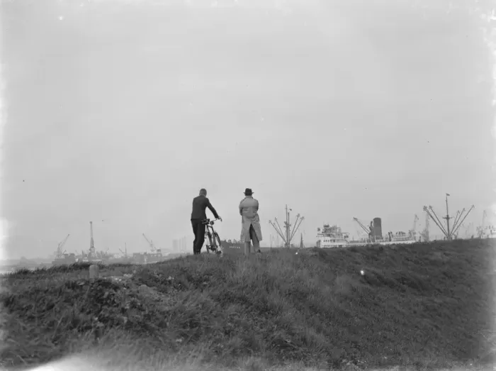 Framed Print : Ditchling Beacon, South Downs East Sussex, England Inter Club Gliding meeting
