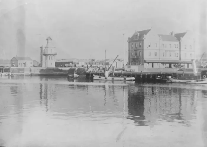 Framed Print : The docks Cape Town, South Africa 15 April 1922 Framed Print : The docks Cape Town, South Africa 15 April 1922