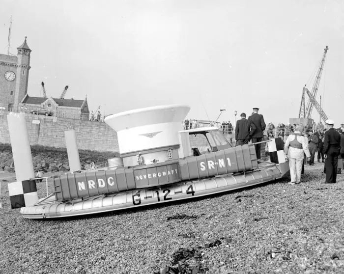 Framed Print : Dover, Kent: Britains Hovercraft, The SR-N 1 flying saucer, lies on the shingle Framed Print : Dover, Kent: Britains Hovercraft, The SR-N 1 flying saucer, lies on the shingle