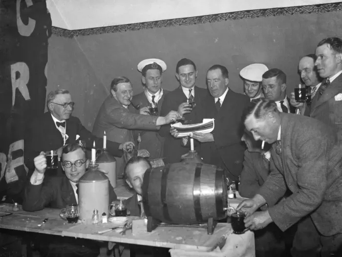 Framed Print : Drinking at the Anchorians Philanthropia Club in Dartford, Kent. 1936 Framed Print : Drinking at the Anchorians Philanthropia Club in Dartford, Kent. 1936