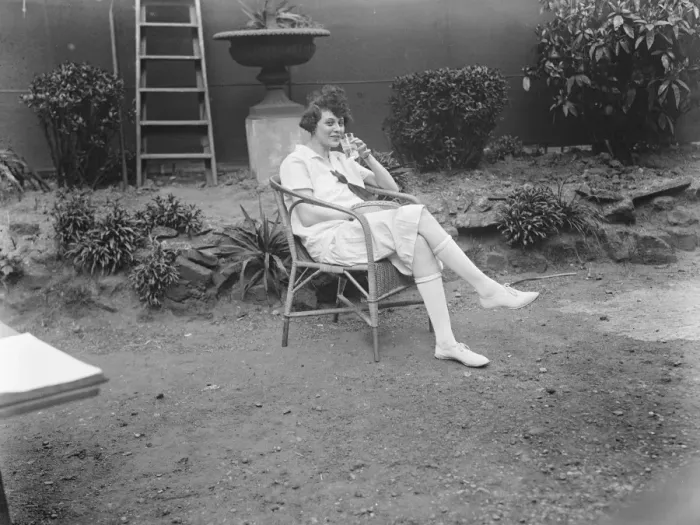 Framed Print : Drive club tennis tournament at Fulham. Mrs Kotzin having a refresher after a warm contest Framed Print : Drive club tennis tournament at Fulham. Mrs Kotzin having a refresher after a warm contest