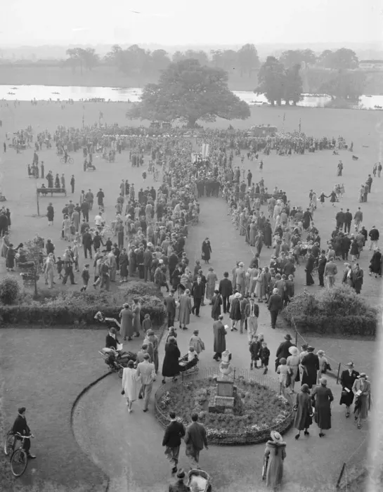 Framed Print : The Drumhead Service and National Service demonstration at Danson Park in Bexleyheath