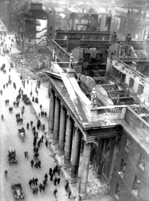 Framed Print : Dublins main city centre post office gutted by fire during the 1916 Easter Rising Framed Print : Dublins main city centre post office gutted by fire during the 1916 Easter Rising