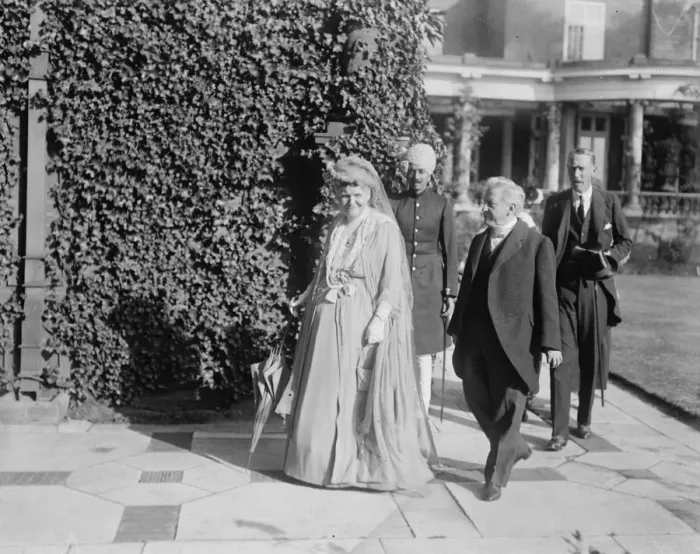 Framed Print : Duchess of Albany Watches Indian Play Lord Leverhulme escorting the Duchess to her