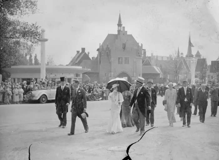 Framed Print : Duke and Duchess of York in Brussels for British week. 1 July 1935 Framed Print : Duke and Duchess of York in Brussels for British week. 1 July 1935