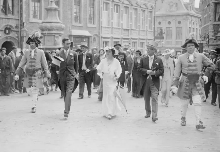 Framed Print : Duke and Duchess of York in Brussels for British week. 1 July 1935 Framed Print : Duke and Duchess of York in Brussels for British week. 1 July 1935