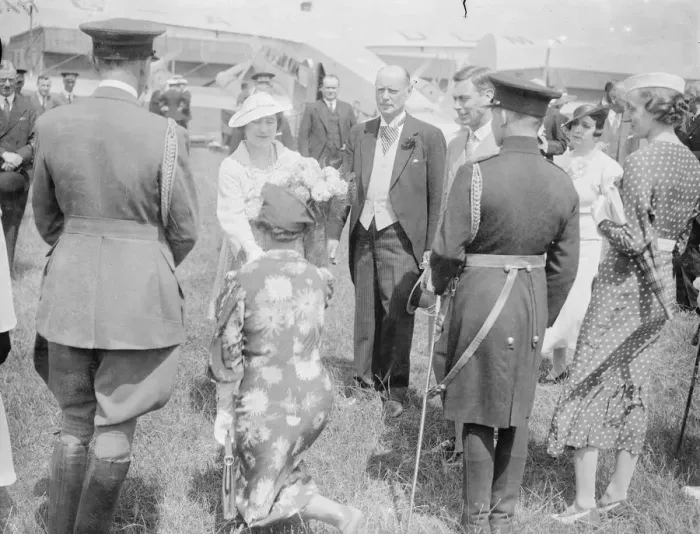 Framed Print : Duke and Duchess of York fly to Brussels for British week. 1 July 1935 Framed Print : Duke and Duchess of York fly to Brussels for British week. 1 July 1935