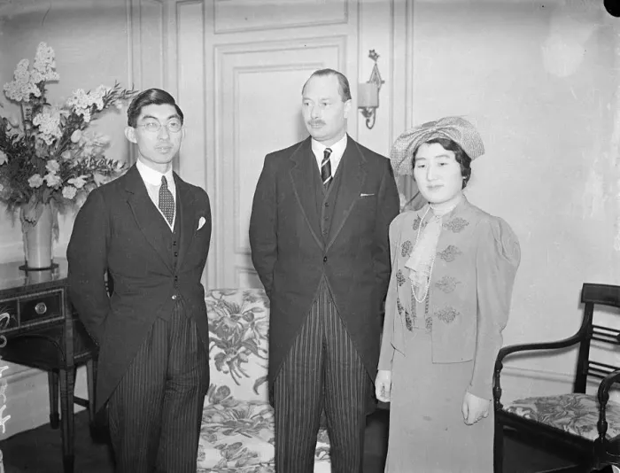 Framed Print : Duke of Gloucester calls on Prince and Princess Chichibu. The Duke of Gloucester called on Prince Framed Print : Duke of Gloucester calls on Prince and Princess Chichibu. The Duke of Gloucester called on Prince