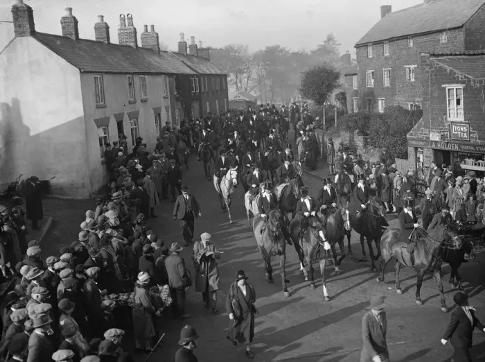 Framed Print : Duke of York attends. Opening Meet of the Pytchley at Brixworth. 5 November 1928