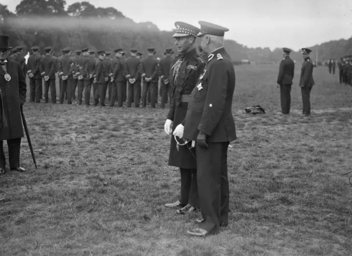 Framed Print : Duke of York presents cup at inspection of Metropolitan Special Constabulary Reserve in Hyde Park Framed Print : Duke of York presents cup at inspection of Metropolitan Special Constabulary Reserve in Hyde Park