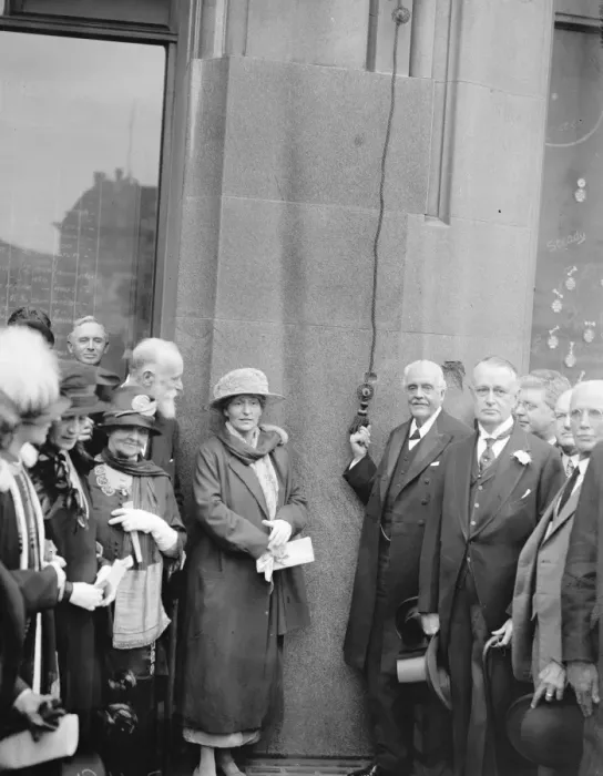 Framed Print : Earl Balfour Unveils group of sculptures at Bush House, Strand. Earl Balfour Framed Print : Earl Balfour Unveils group of sculptures at Bush House, Strand. Earl Balfour